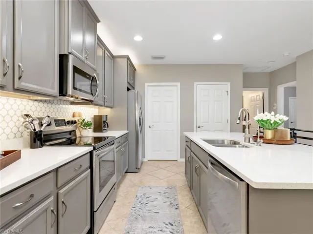 4337 Dutchess Park Rd, Fort Myers, Florida 33916