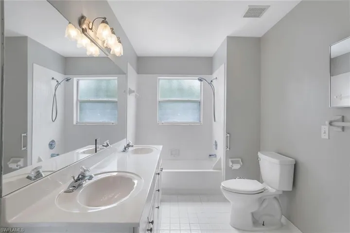 Guest bath with access to the pool