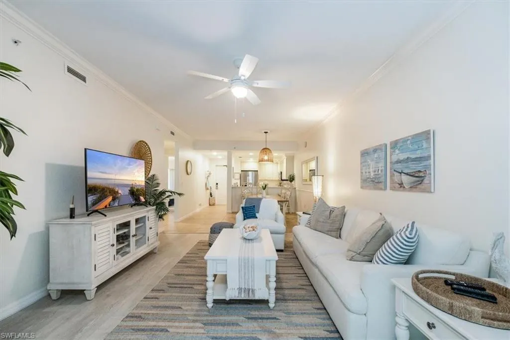 221 9th ST, Naples, FL 34102,224088693