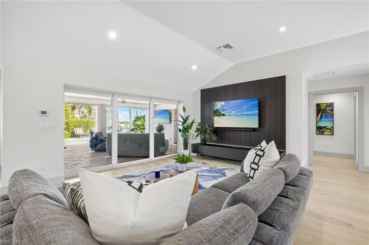 5215 Seashell Ave, Naples, Florida 34103