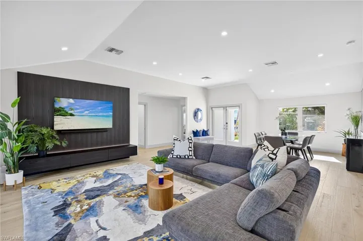 5215 Seashell Ave, Naples, Florida 34103