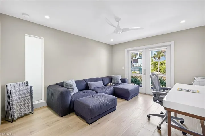 5215 Seashell Ave, Naples, Florida 34103