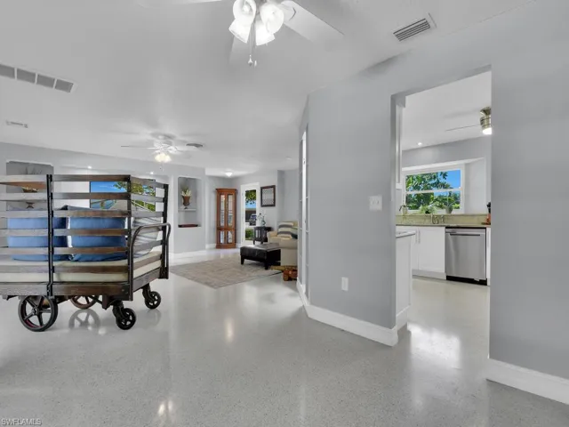 249  Pinehurst  CIR, Naples, FL 34113