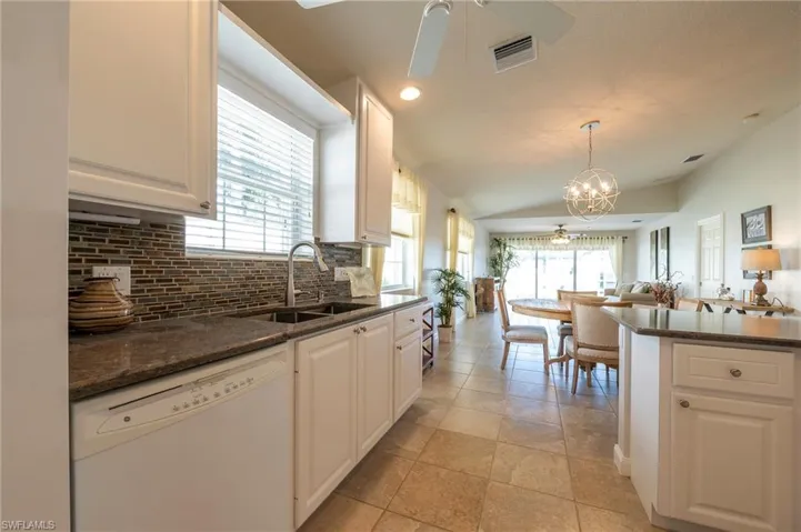 15416 Almaco Cir Bonita Springs FL 34135 - Kitchen