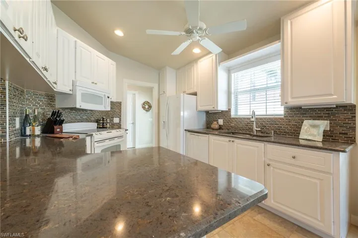 15416 Almaco Cir Bonita Springs FL 34135 - Kitchen with plenty of light
