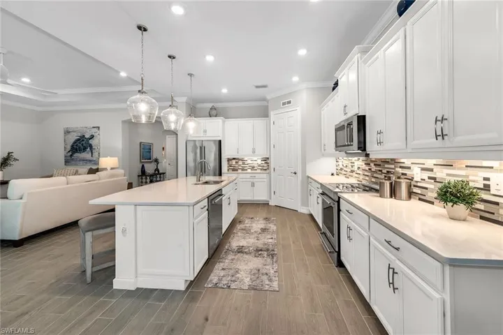 14624  Kelson  CIR, Naples, FL 34114