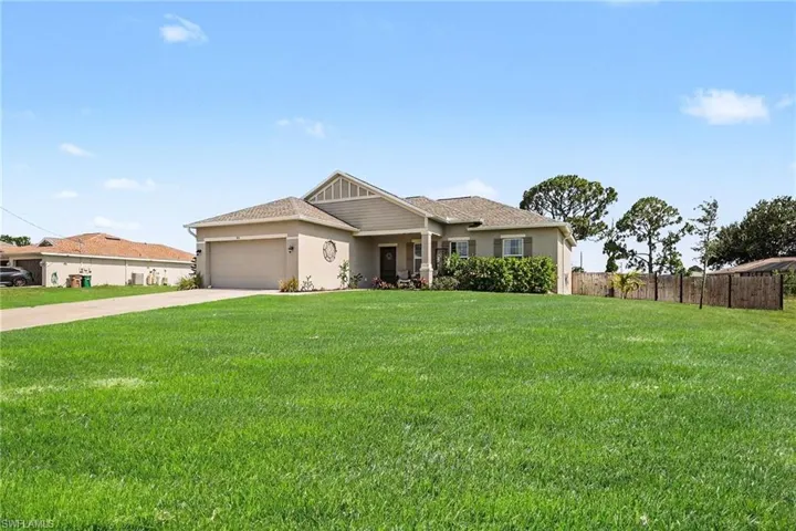 Oversized Lot from front right side