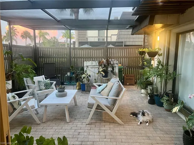 Large screened Lanai
