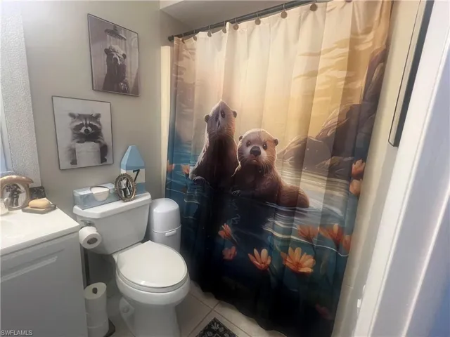 2nd Suite full Bath with Shower tub combo