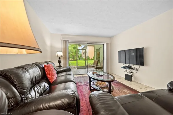1001 Foxfire Ln 102, Naples, Florida 34104