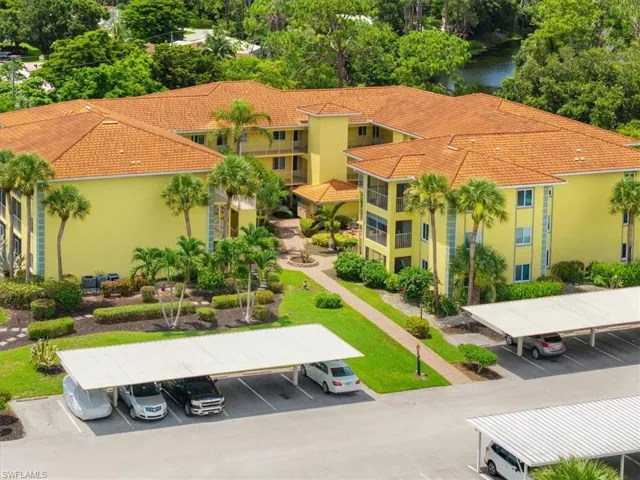 1001 Foxfire Ln 102, Naples, Florida 34104