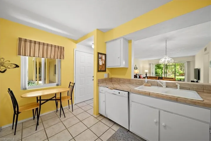 1001 Foxfire Ln 102, Naples, Florida 34104