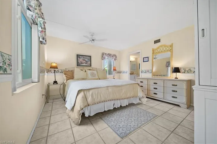 1001 Foxfire Ln 102, Naples, Florida 34104