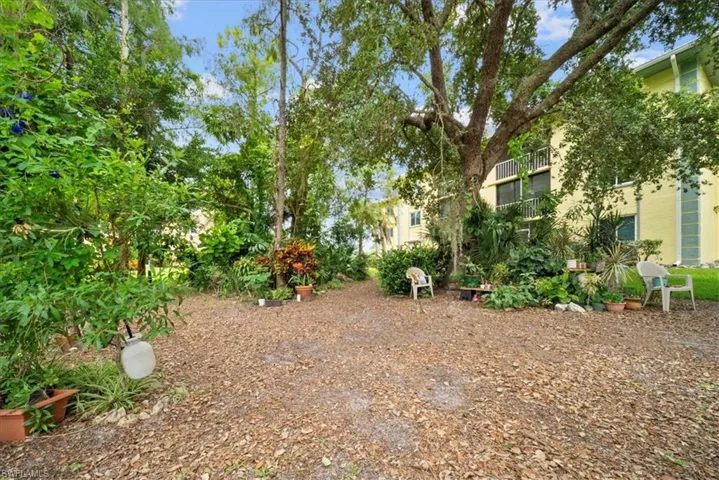 1001 Foxfire Ln 102, Naples, Florida 34104