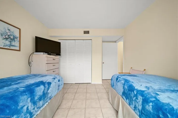1001 Foxfire Ln 102, Naples, Florida 34104