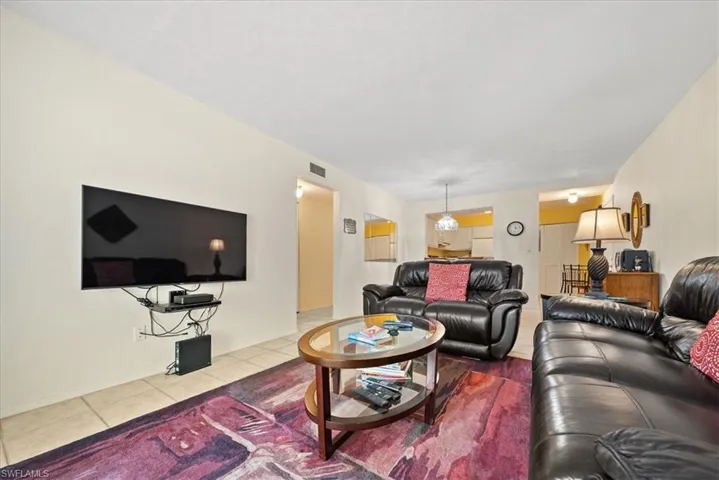 1001 Foxfire Ln 102, Naples, Florida 34104