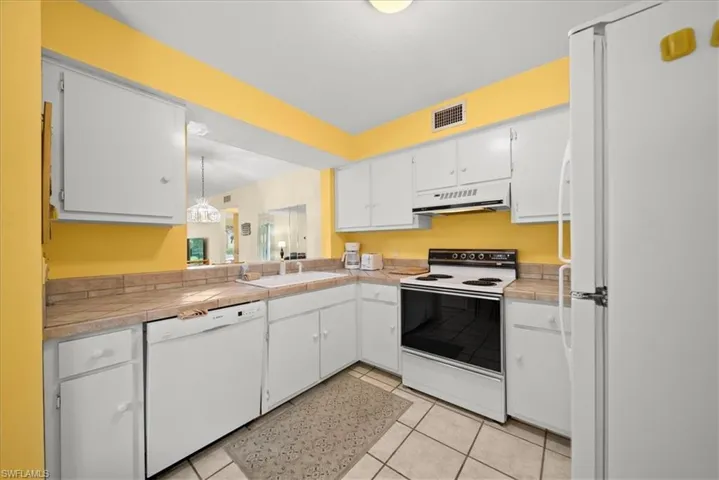 1001 Foxfire Ln 102, Naples, Florida 34104