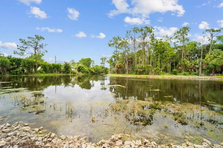 1001 Foxfire Ln 102, Naples, Florida 34104