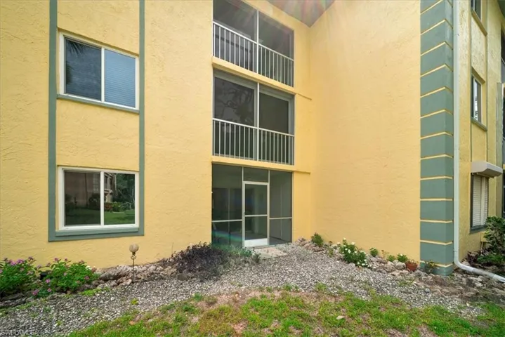 1001 Foxfire Ln 102, Naples, Florida 34104