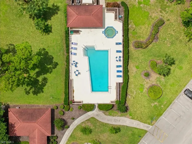 1001 Foxfire Ln 102, Naples, Florida 34104