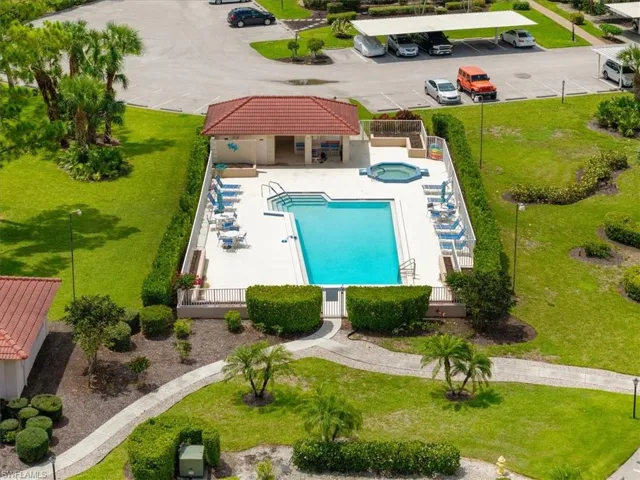 1001 Foxfire Ln 102, Naples, Florida 34104