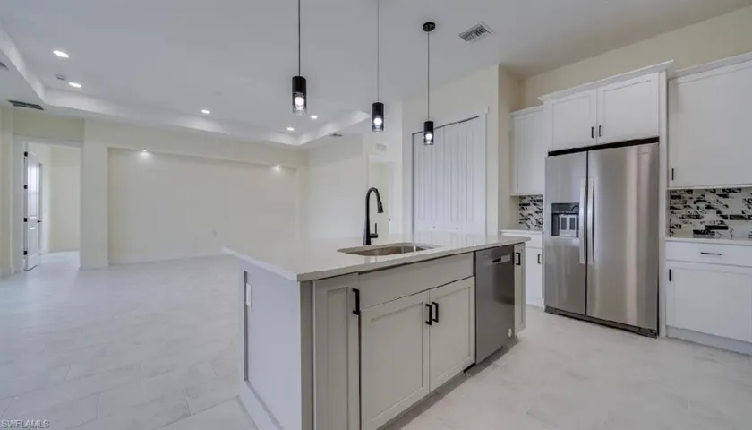 141 Sw 37 Pl, Cape Coral, Florida 33993