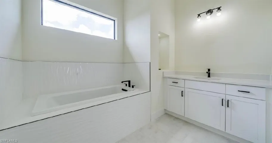 141 Sw 37 Pl, Cape Coral, Florida 33993