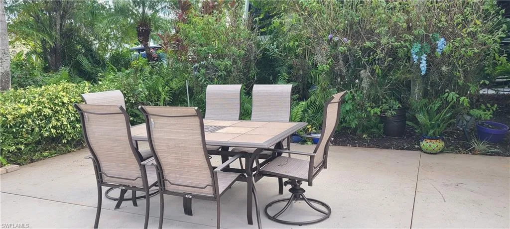 View of patio / terrace with outdoor dining space