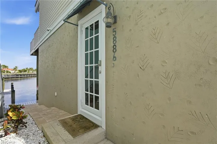 5886 Shell Cove Dr, Cape Coral, Florida 33914