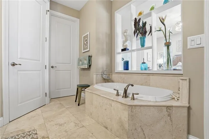 5886 Shell Cove Dr, Cape Coral, Florida 33914