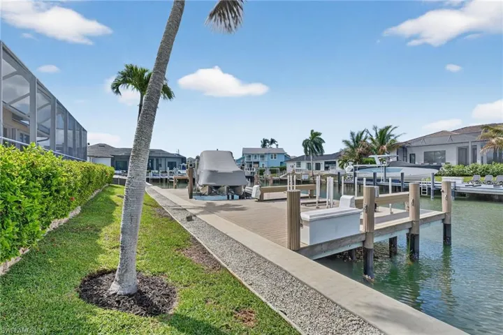 2020 Seawall With Dock & Lift