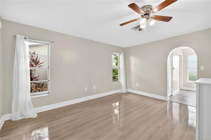 541  Landmark  DR, Naples, FL 34112