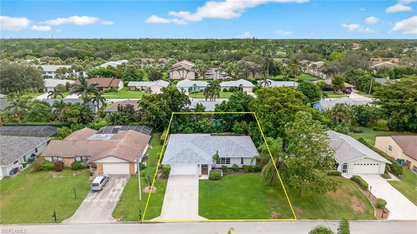 541  Landmark  DR, Naples, FL 34112