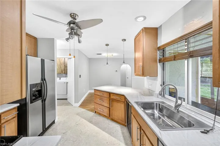 541  Landmark  DR, Naples, FL 34112