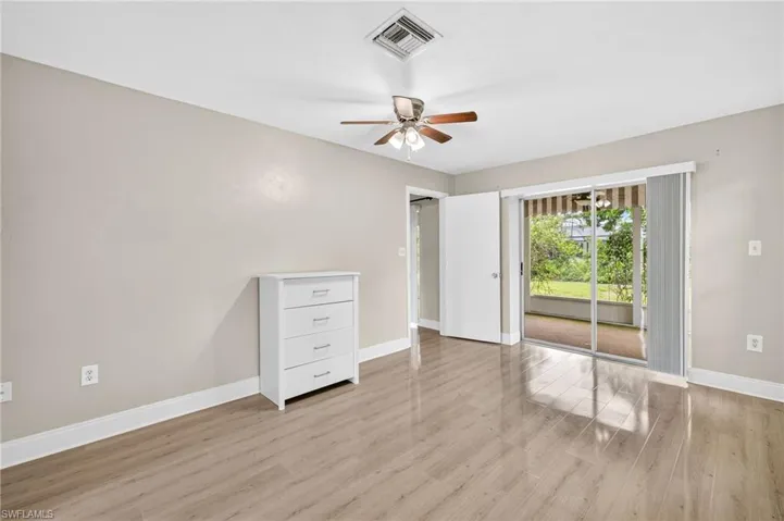 541  Landmark  DR, Naples, FL 34112
