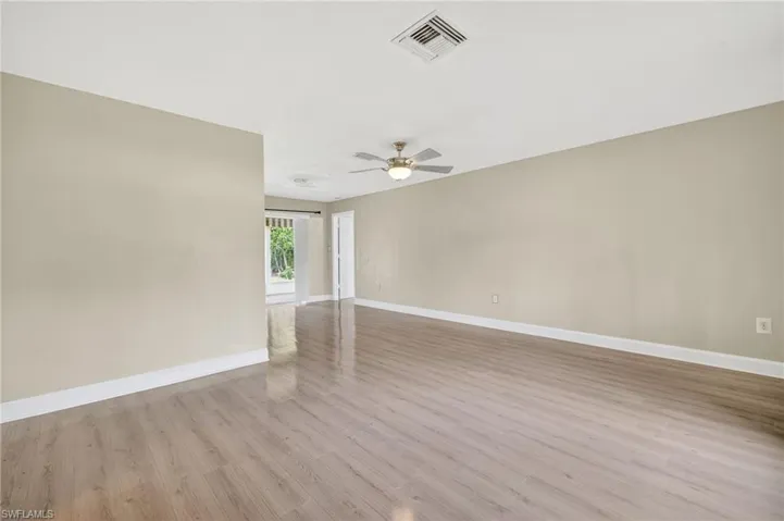 541  Landmark  DR, Naples, FL 34112