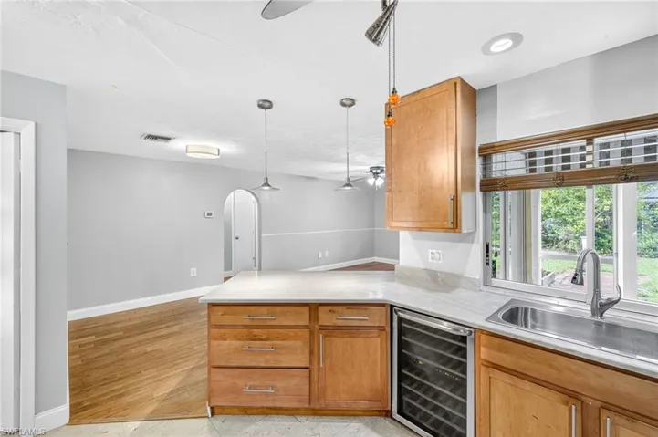 541  Landmark  DR, Naples, FL 34112