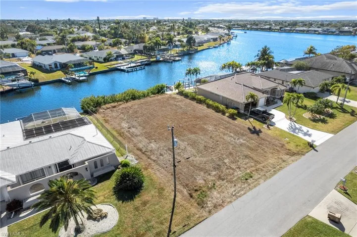 322 SE 33rd  ST, Cape Coral, FL 33904