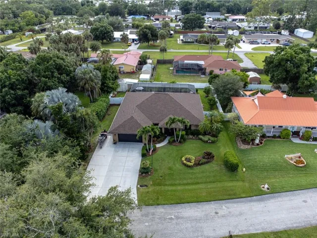Birds eye view of property
