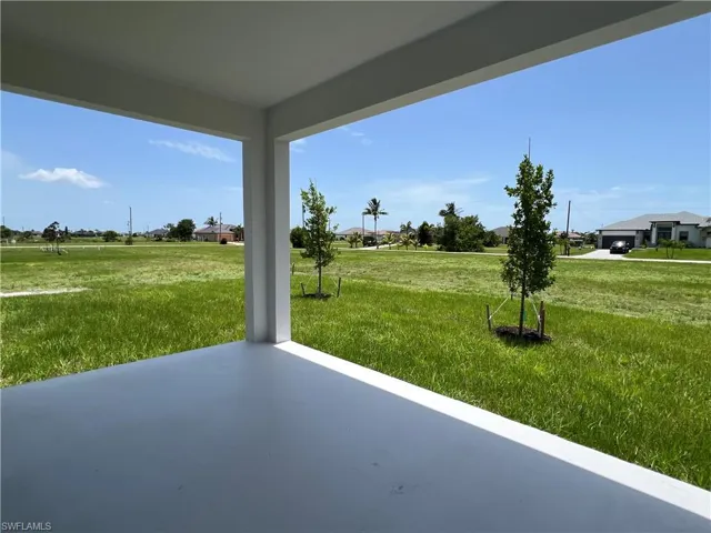View of grassy yard