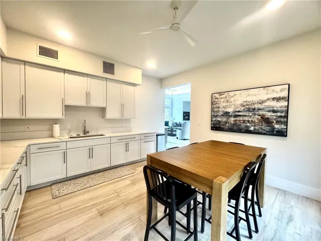 775 Bentwater Cir 204, Naples, Florida 34108