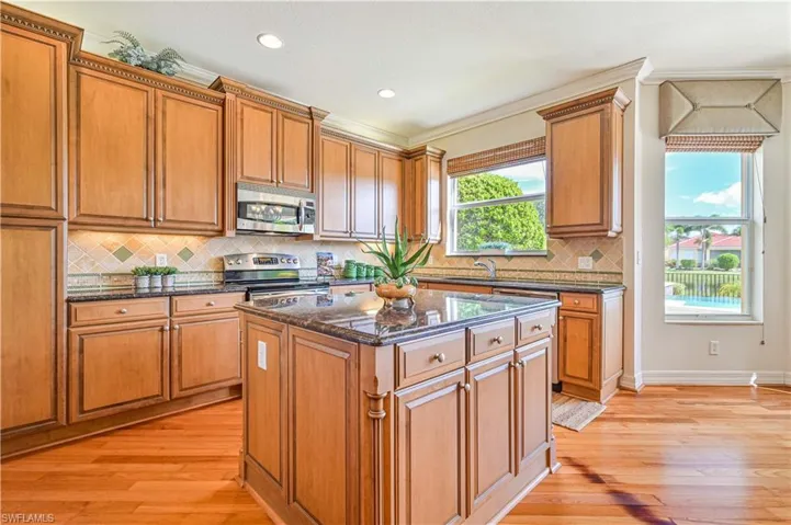 10315  Longleaf Pine  CT, Fort Myers, FL 33913