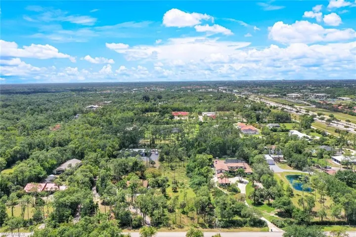 Hunters  RD, Naples, FL 34109