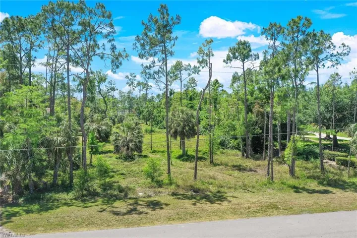 Hunters  RD, Naples, FL 34109