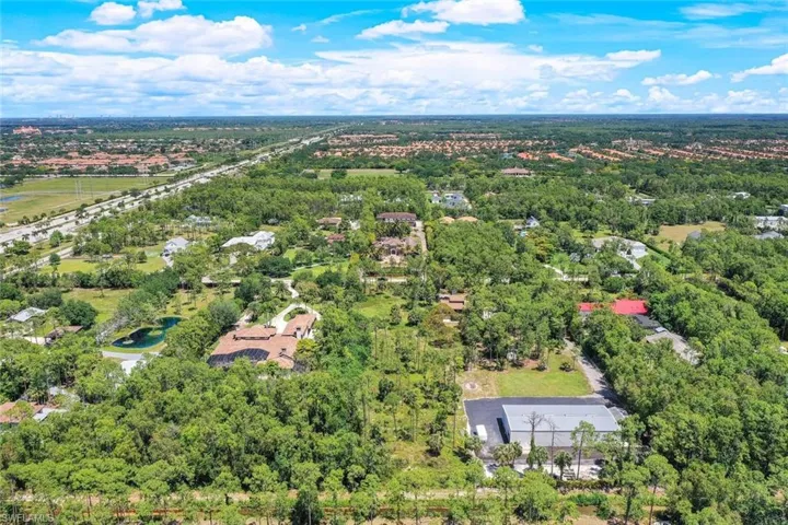 Hunters  RD, Naples, FL 34109
