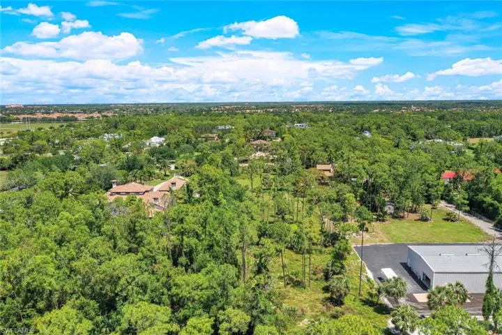 Hunters  RD, Naples, FL 34109
