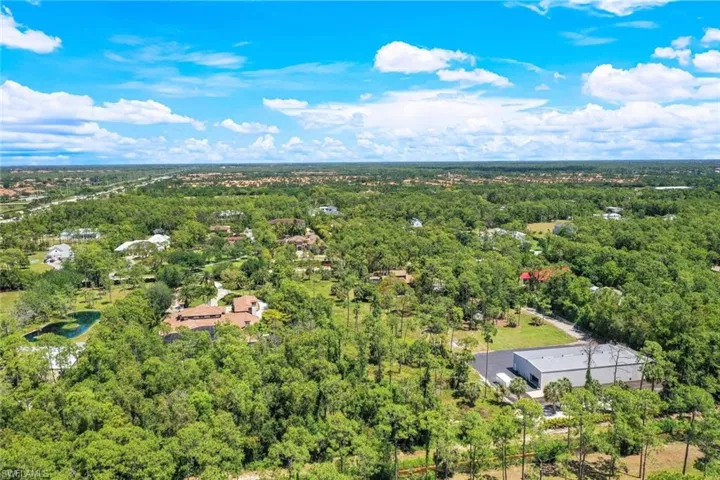 Hunters  RD, Naples, FL 34109