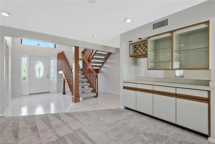 Entry/Living Room
