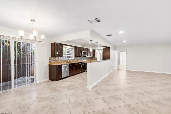 3550  14th N ST, Naples, FL 34103