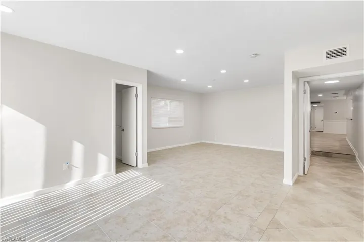 3550  14th N ST, Naples, FL 34103